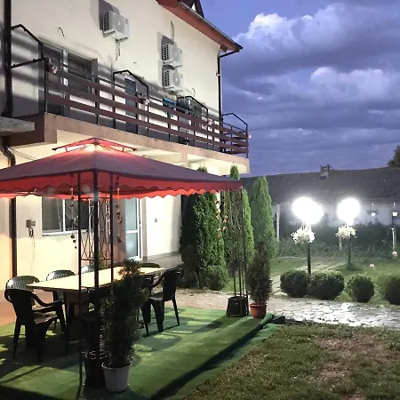 La Nelu Гостевой дом *